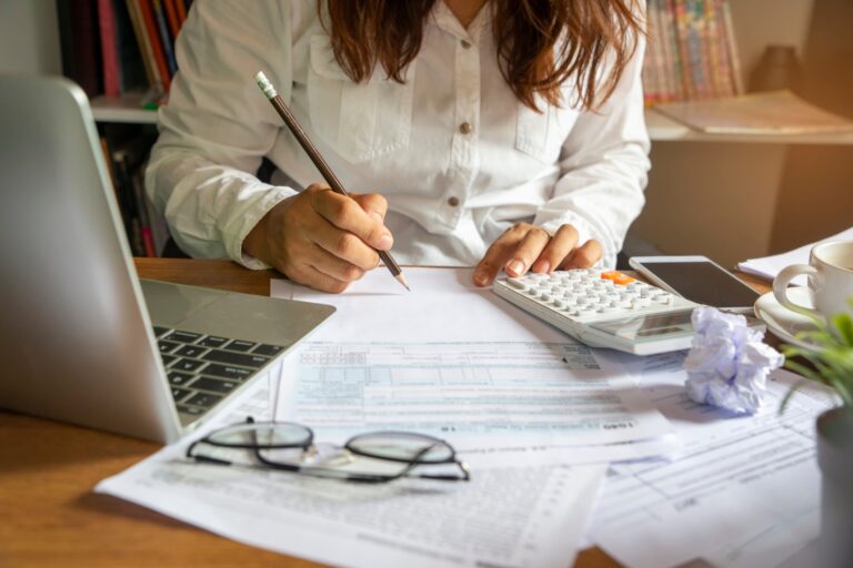 9 Tips on Taxes for Freelancers Remote Work From Home